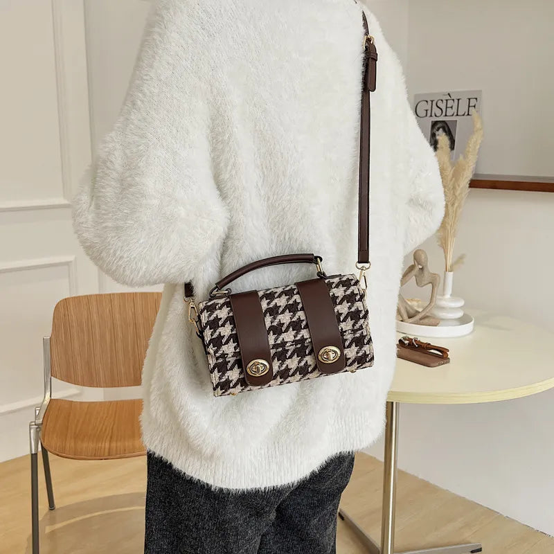 Borsa a mano da donna con motivo pied de poule – Elegante e compatta