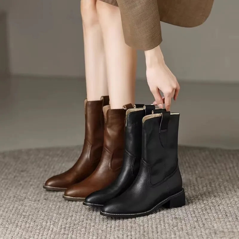 Stivaletti con tacco a blocco da donna: eleganza e comfort per tutti i giorni
