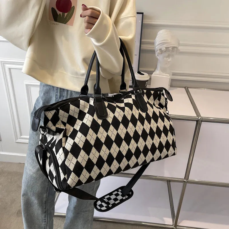 Borsa da viaggio da donna - Motivo a scacchiera e scomparto separato per indumenti bagnati