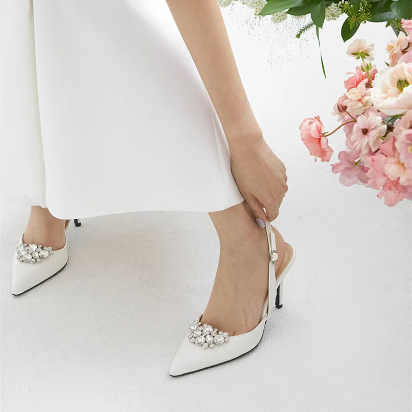 Sandalo con tacco da donna: eleganza scintillante e comfort