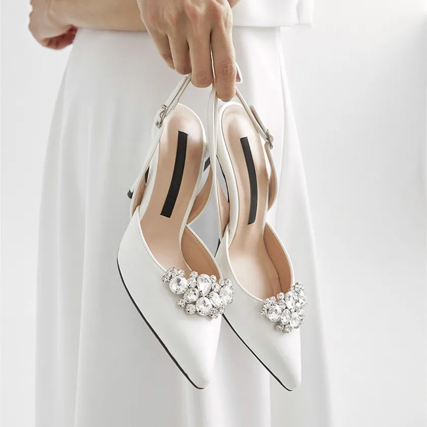 Sandalo con tacco da donna: eleganza scintillante e comfort