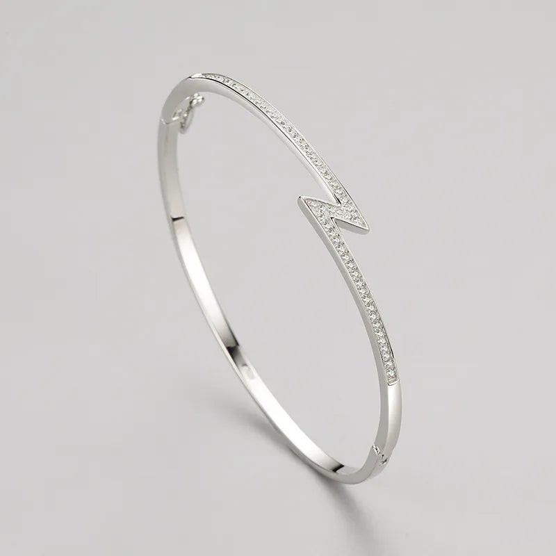 Bracciale in argento 925 – Design minimalista a forma di fulmine