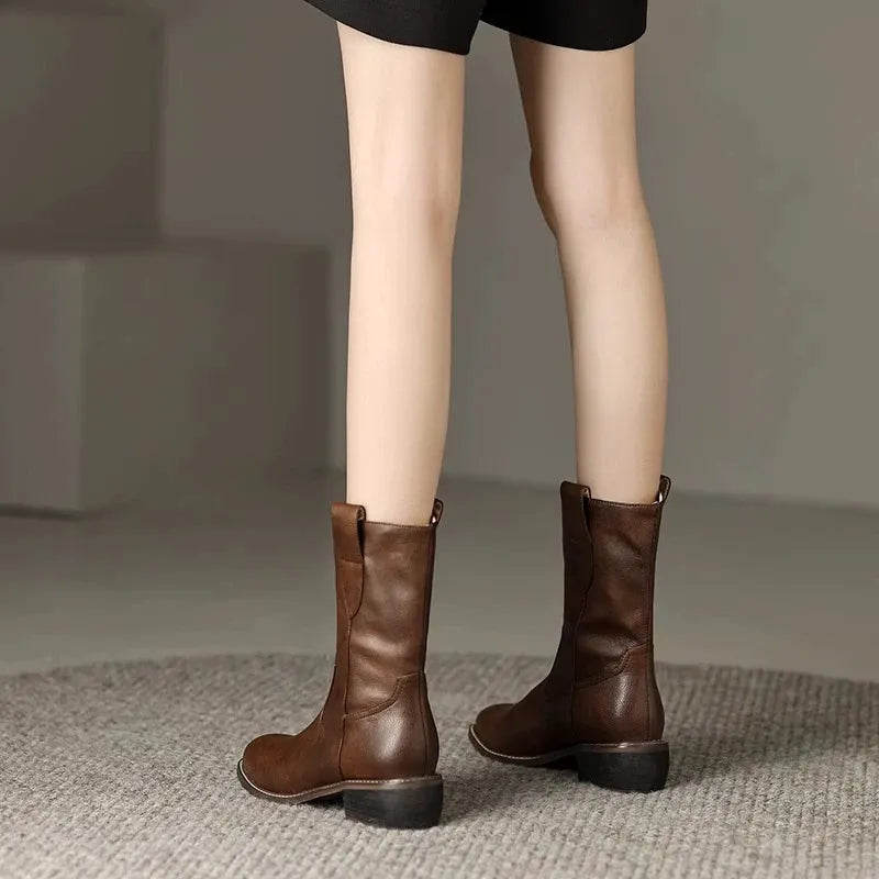 Stivaletti con tacco a blocco da donna: eleganza e comfort per tutti i giorni