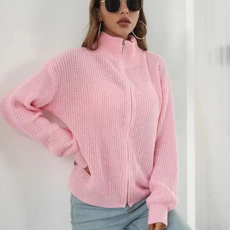 Giacca in maglia da donna - Collo alto, chiusura con cerniera e maniche a sbuffo