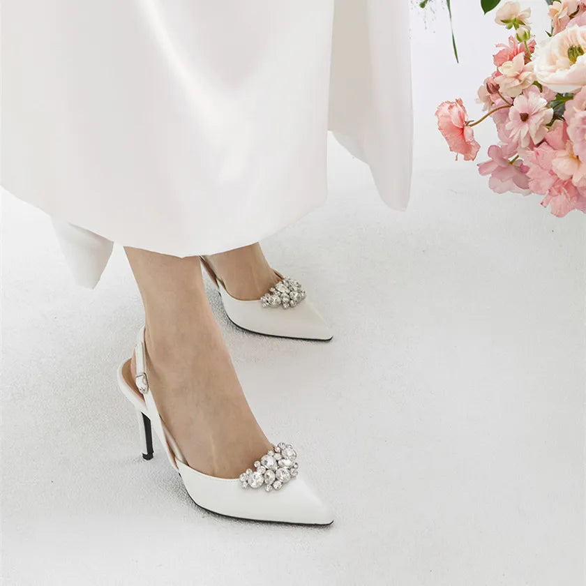 Sandalo con tacco da donna: eleganza scintillante e comfort